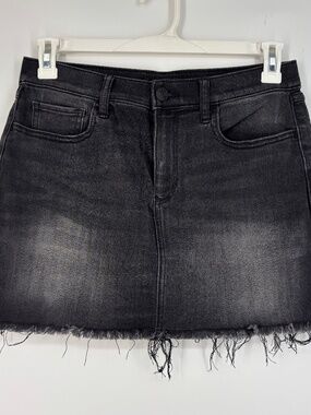 Express Womens Size 8 Denim Mini Skirt Charcoal Gray Wash Frayed Hem Five Pocket